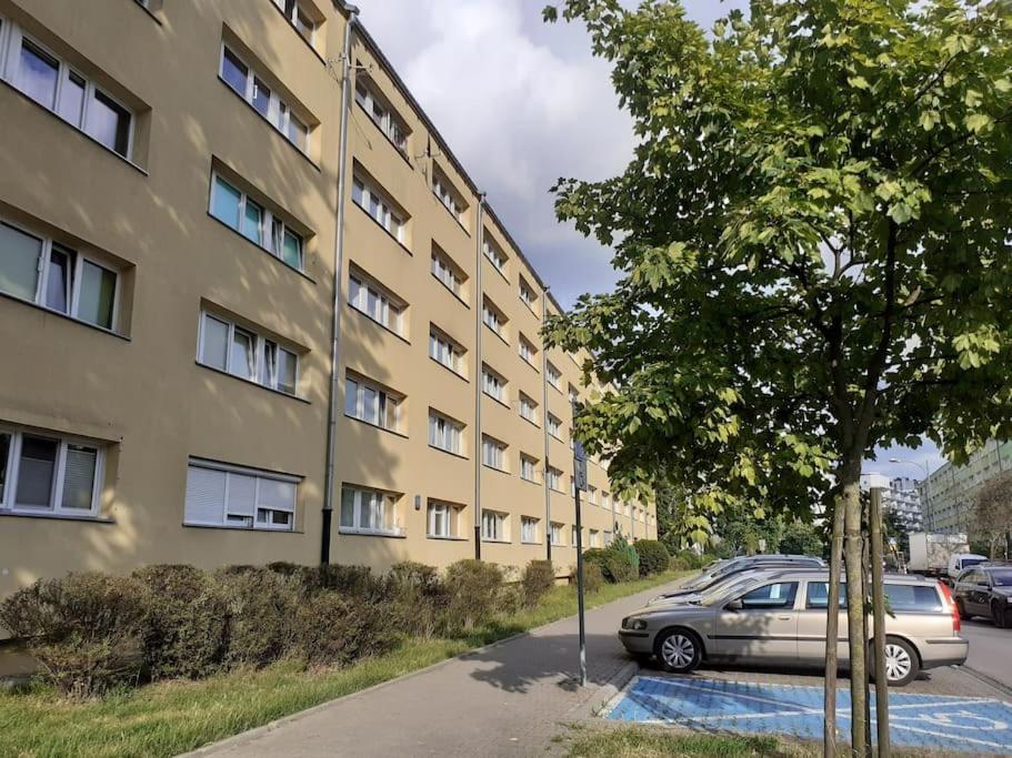 Kawalerka Stare Bielany Apartment *